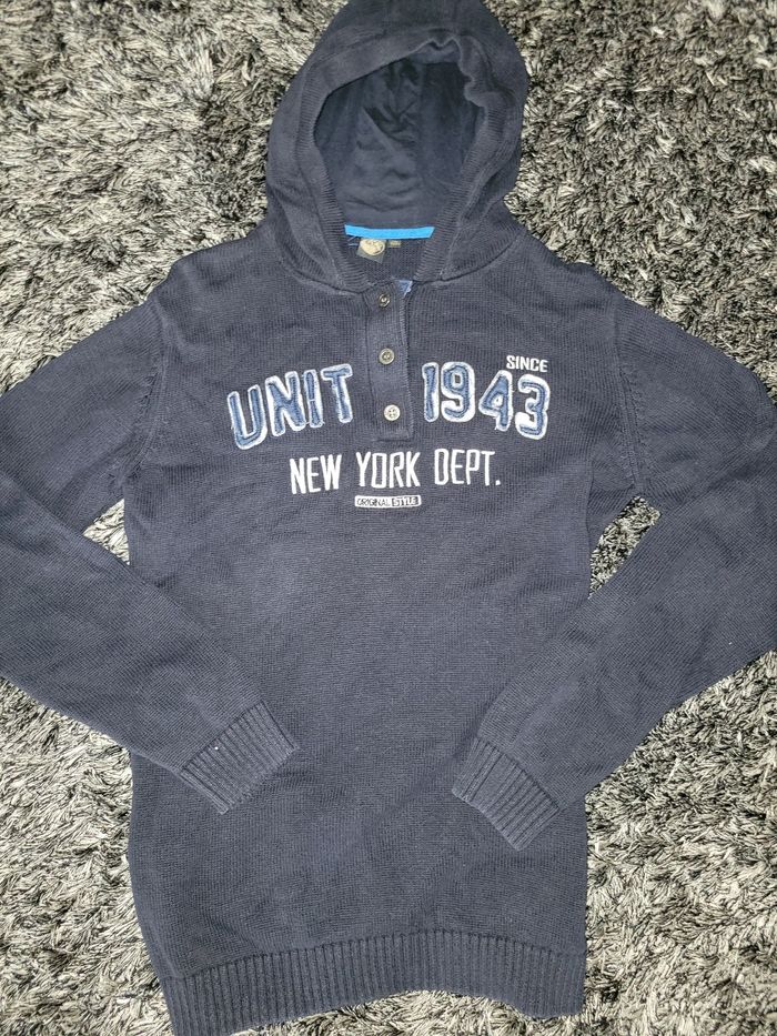 Pull by kool taille 14 ans bleu marine très bon état