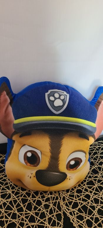 Hasbro Paw Patrol Chase Coussin en forme de tête de Chase