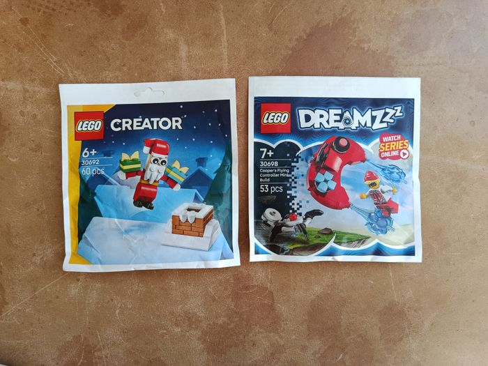 Neuf - Lot Lego Polybag - 30692 et 30698 - Le père noël et la cheminée - La mini manette volante de