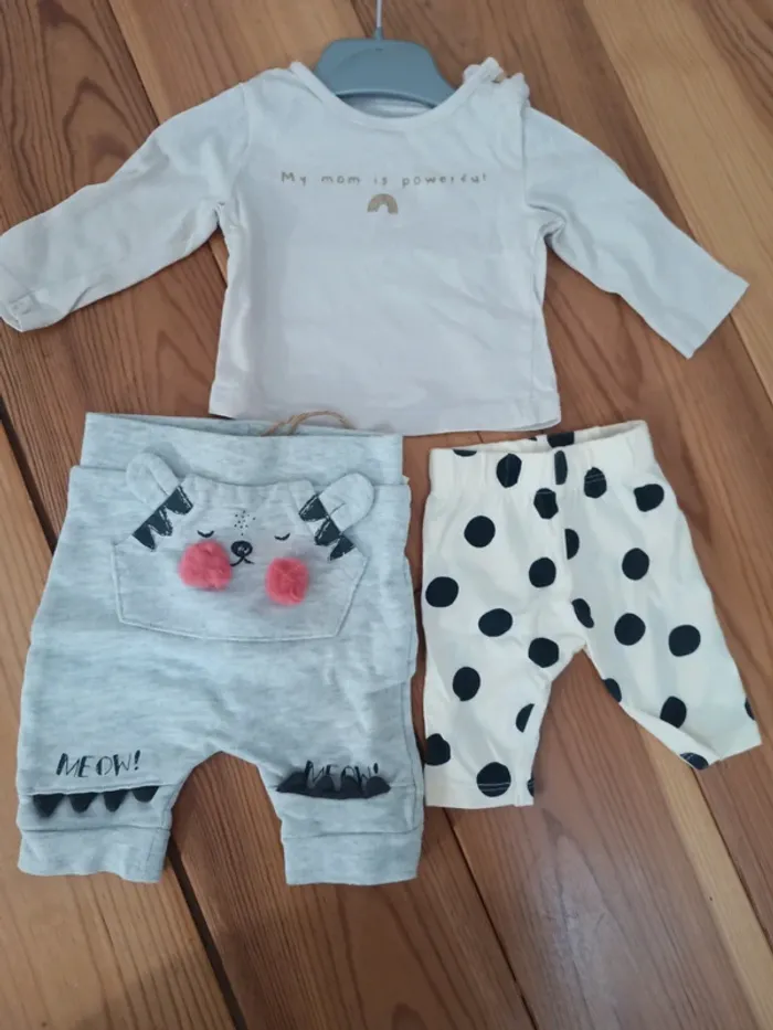 Lot 1 mois fille
