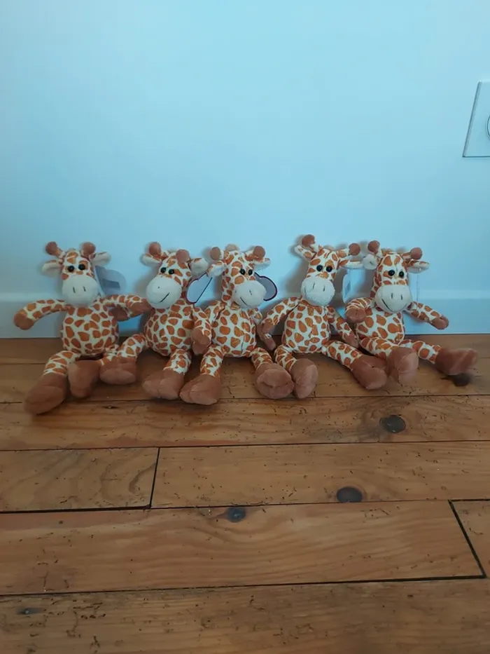 5 petites peluches girafes  🦒