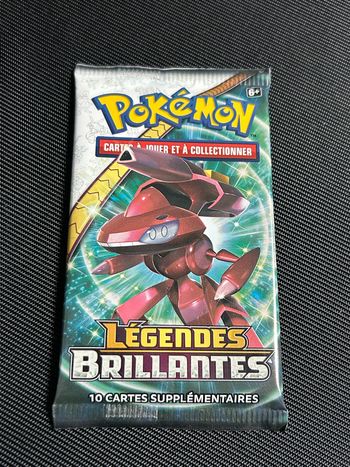 Booster Légendes brillantes scellé Genesect