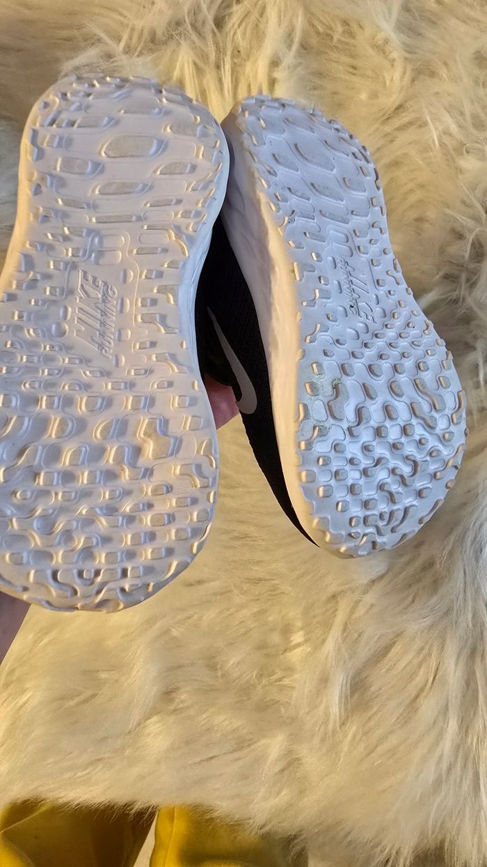 Neuves (non portées) 🤩🥰baskets NIKE unisex pointure 21 🥰🤩 - photo numéro 4