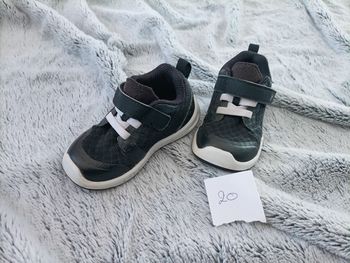 Baskets garçon taille 20