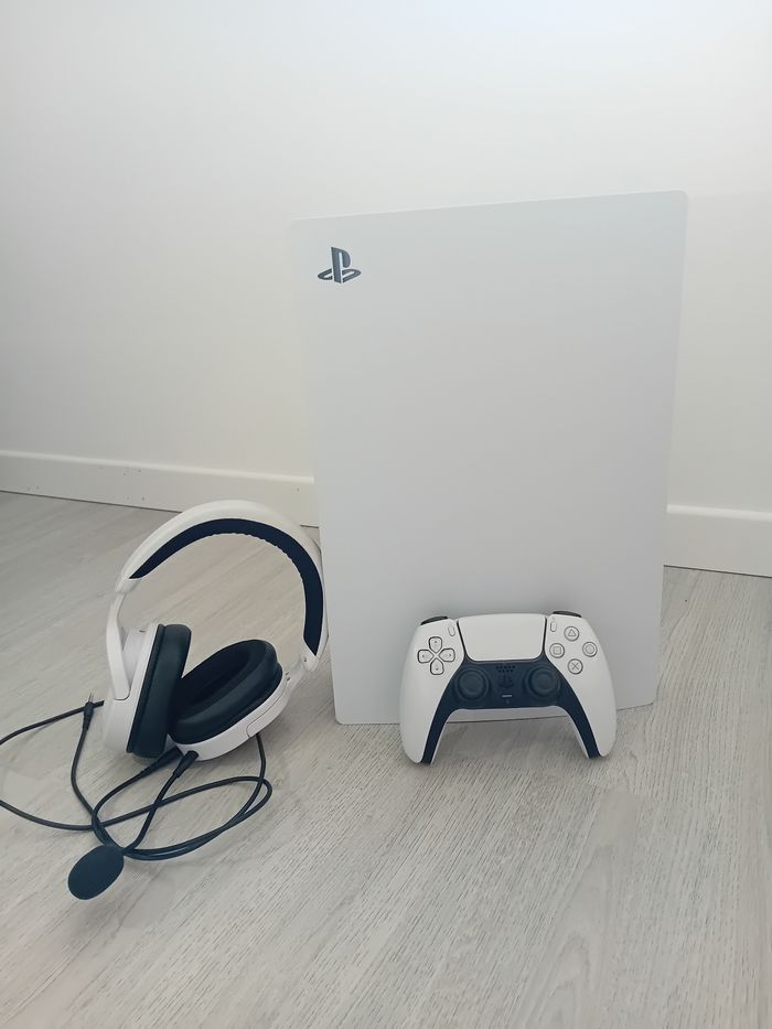 PS5 sans lecteur cd avec manette et casque PS5