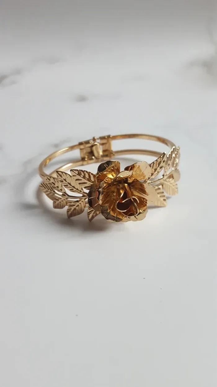 Bracelet doré avec rose & feuilles - photo numéro 2