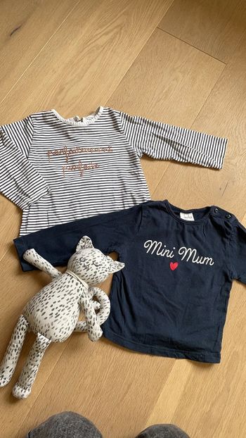 Lot de 2 tshirts marinière et marine ML TAO et Kiabi 12 mois