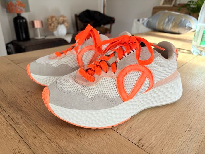 Baskets No name en bon état