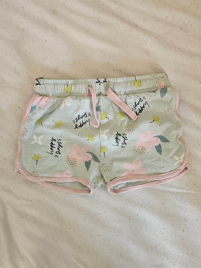 Short fleuri
