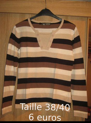 Pull  rayé  Taille 38/40