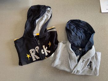 Lot de 2 gilets 24 mois