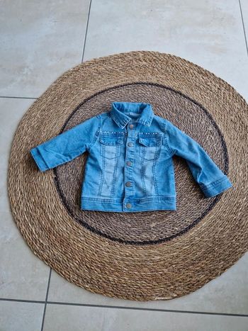 Jolie veste taille 18 mois