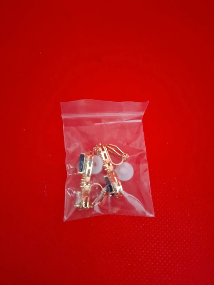 Boucles d oreilles a clips acier inoxydable neuves avec etiquette avec  pierre bleue - photo numéro 4