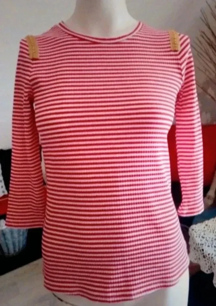 Joli haut rayé / clou taille 36 - photo numéro 2