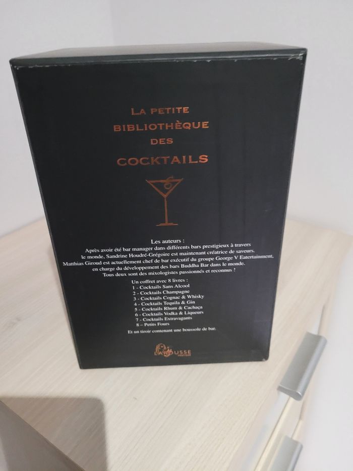 Bibliothèque des cocktails. - photo numéro 3