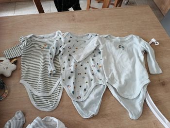 Lot 3 bodys 3 mois SMJ