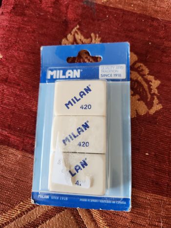 Lot 3 gommes Milan 