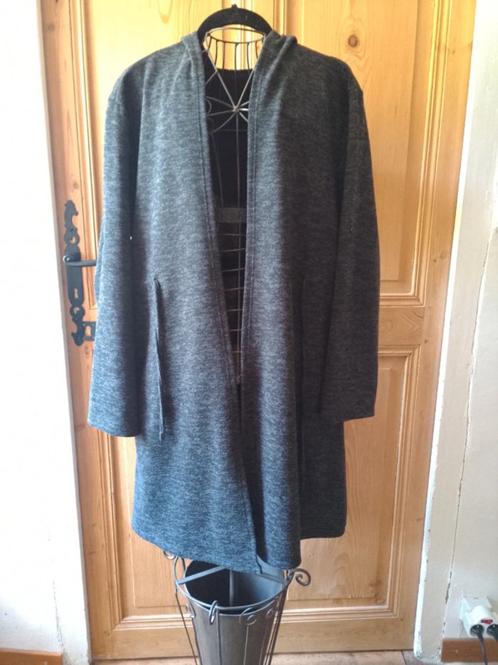 Veste à capuche gris chiné