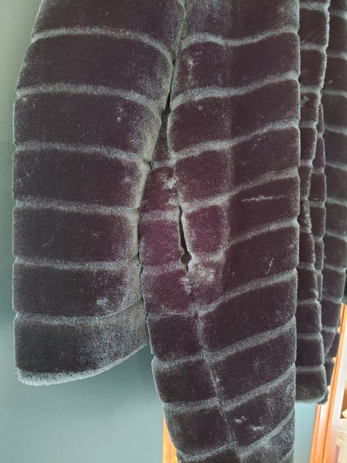 Manteau en fausse fourrure - photo numéro 3