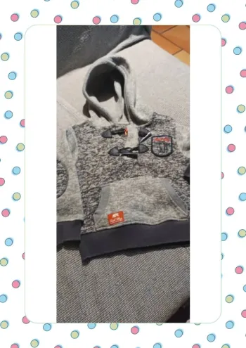 Jolie pull chaud dans les tons gris