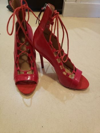 Magnifiques escarpins vernis rouges