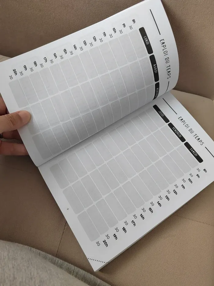 Agenda scolaire NEUF - photo numéro 4