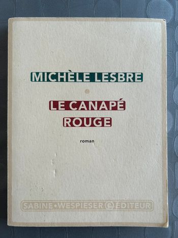 Le canapé rouge - Michele Lesbre