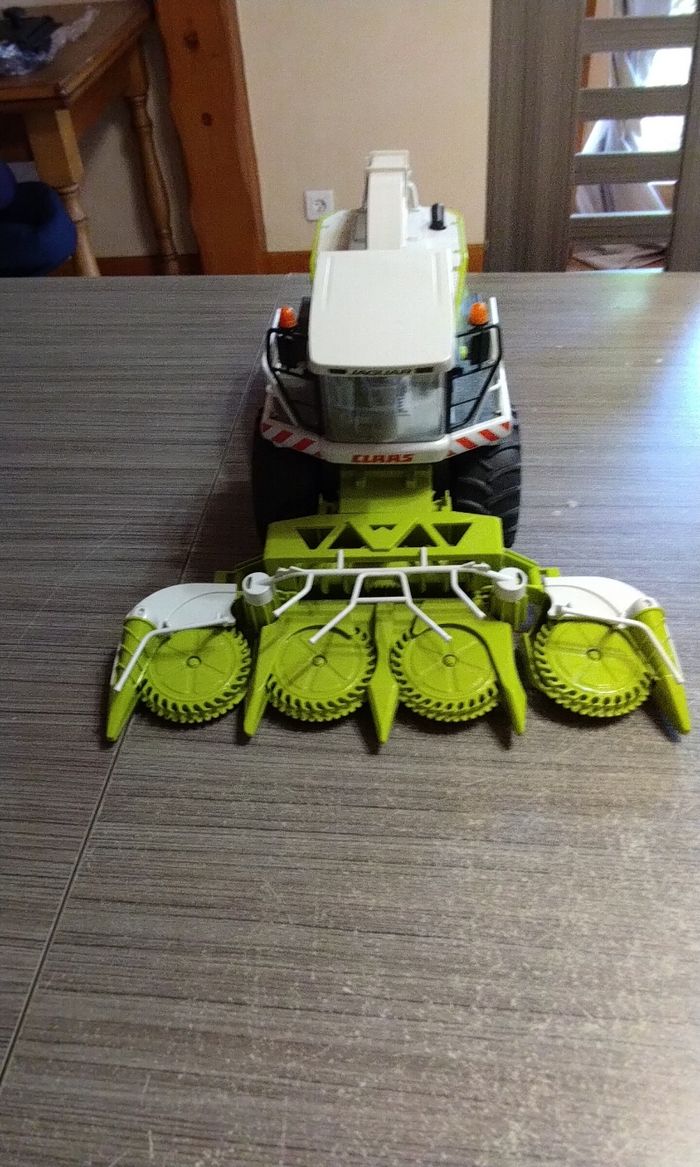 Tracteur moissonneuse