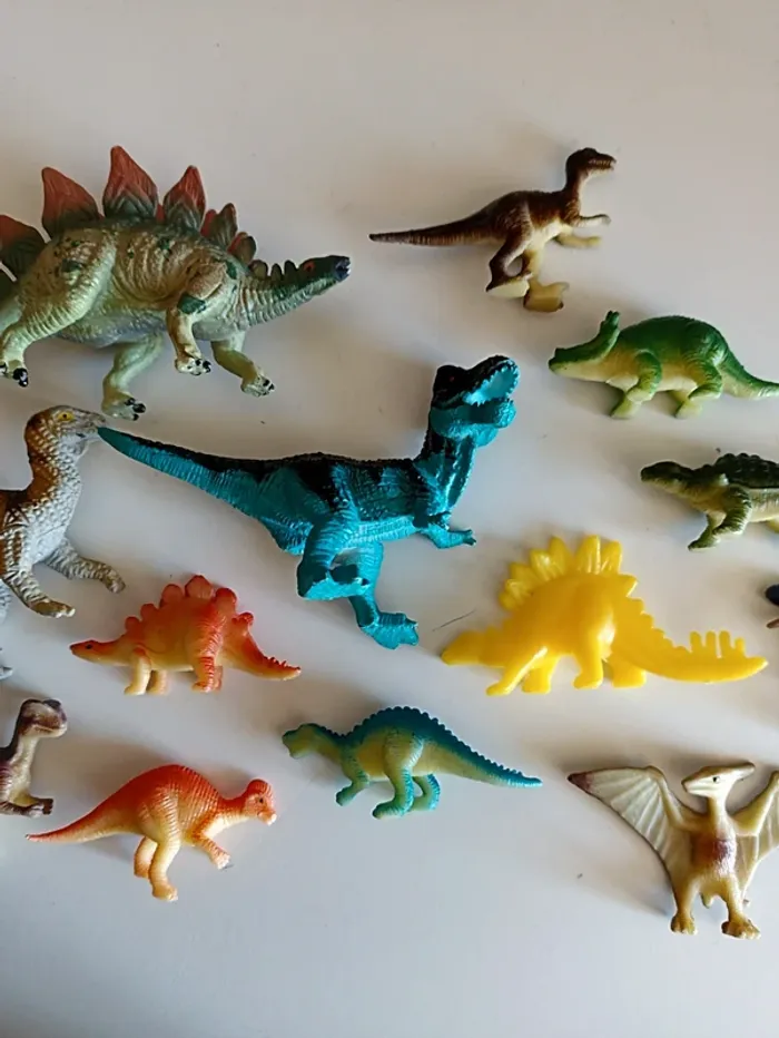 Lot 13 figurines dinosaures - photo numéro 3