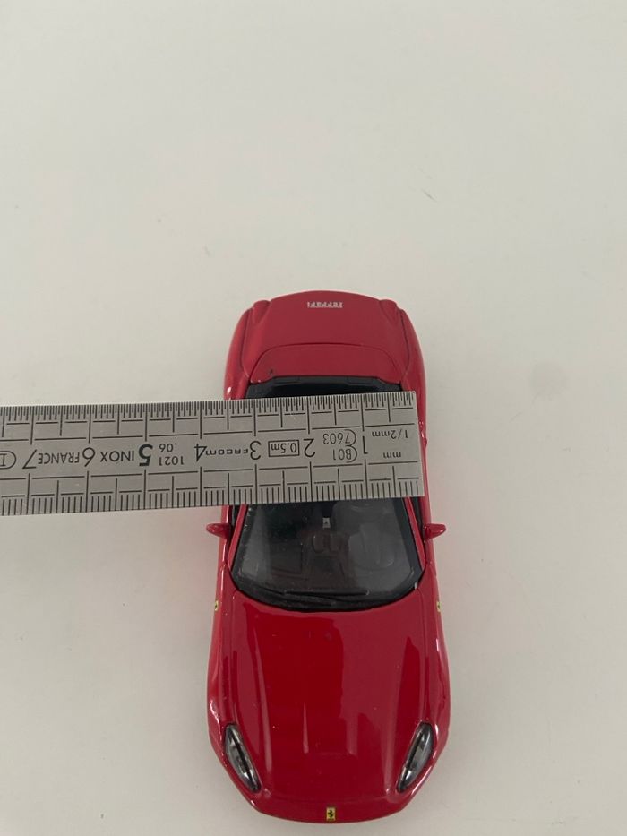 Ferrari California Rouge Décapotable - Miniature Bburago 1/43 (Die-Cast) - photo numéro 9