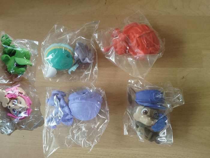 Figurines