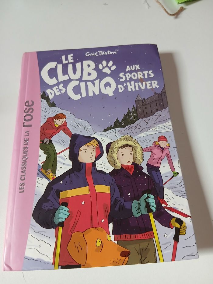 Le club des cinq aux sports d'hiver