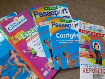 Cahiers de vacances collège, histoire et  langues