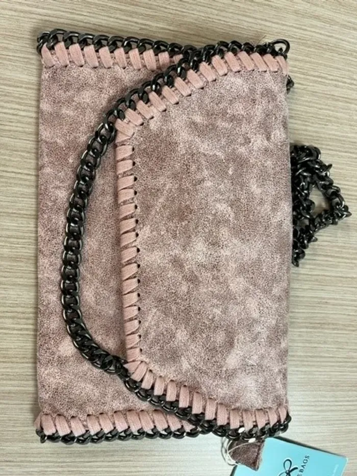 Sac à main bandoulière / pochette rose métallique