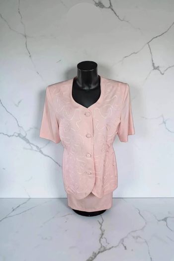 Tailleur jupe et veste rose brodé🌹46🌹