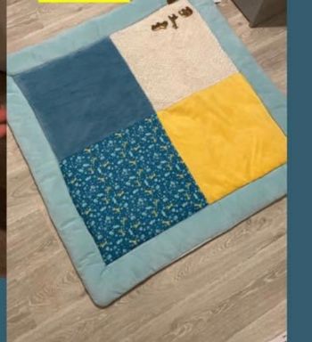 Tapis bleu