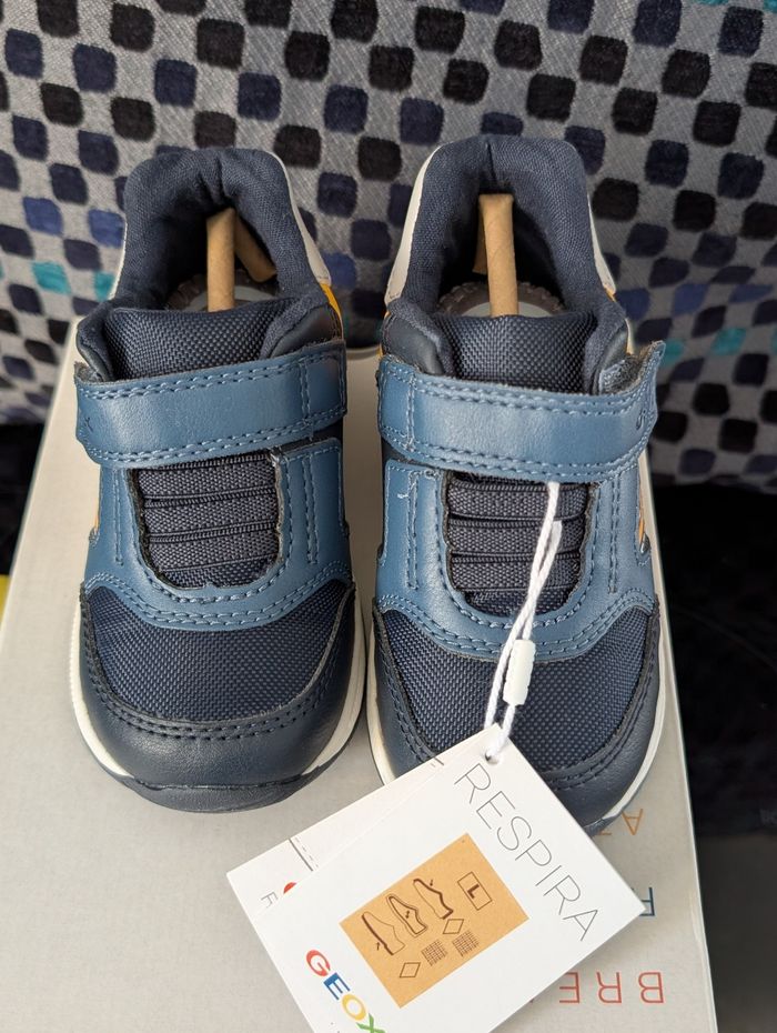 Baskets garçon. Taille 22. Neuf. Geox - photo numéro 4