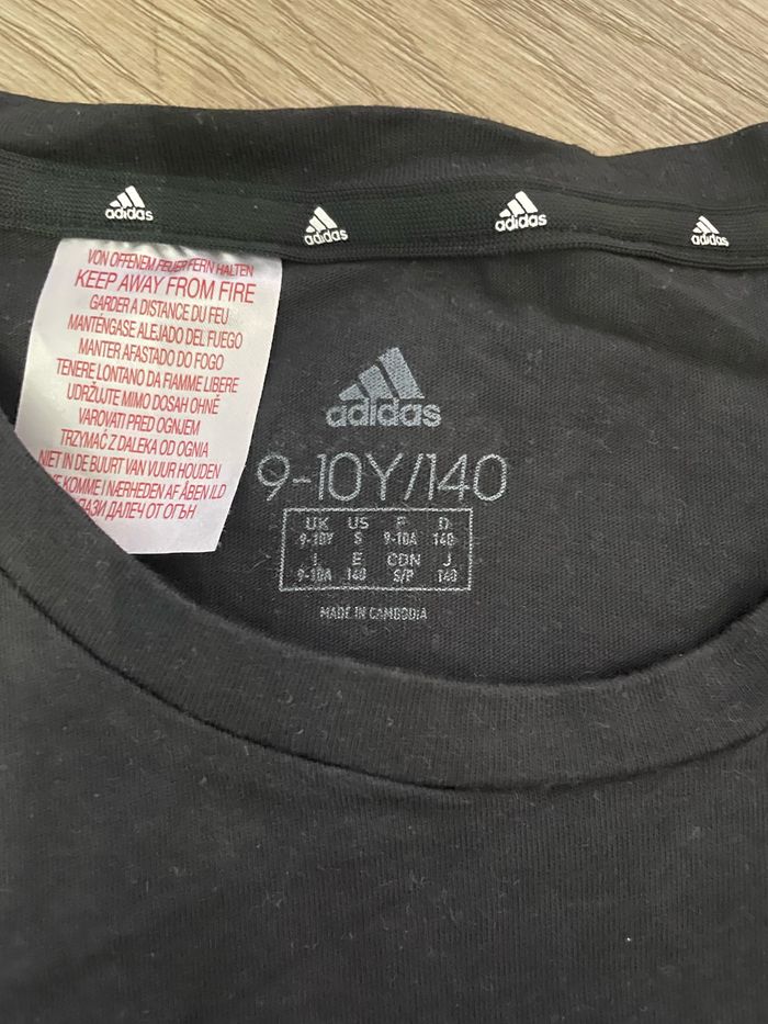 Tee shirt Adidas 140 cm - photo numéro 4