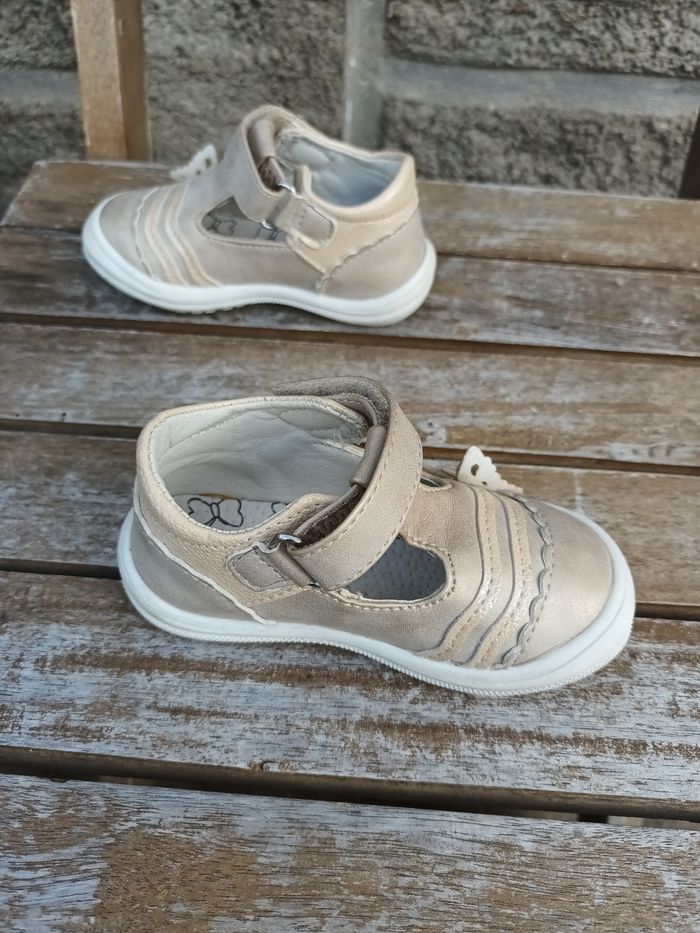 Babies sandales neuves 🏷 taille 21 achetées 35€ - photo numéro 6