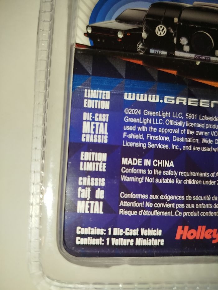 Greenlight 1982 Volkswagen Golf GTI  1/64 - photo numéro 9