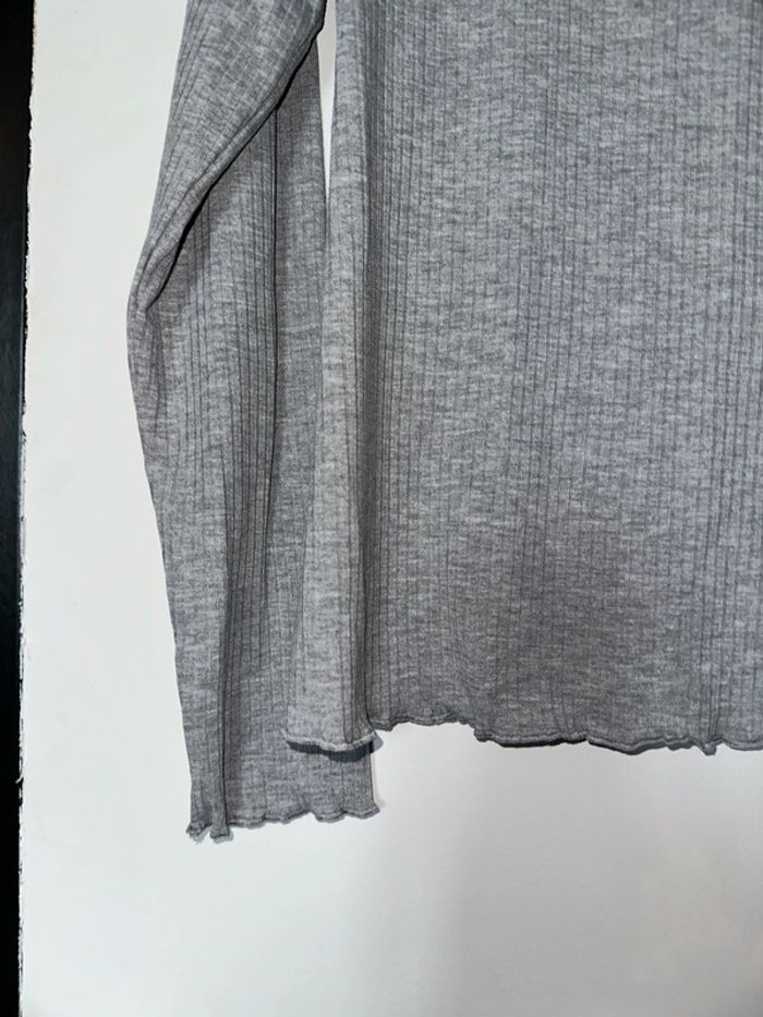 Top gris côtelé - photo numéro 3