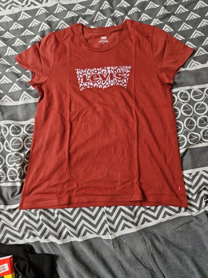 Tee shirt levis