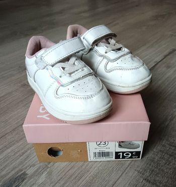 Baskets à scratch taille 23