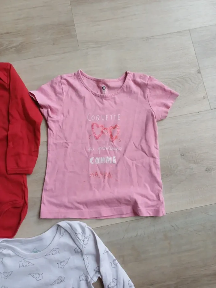 Lot bodies et tee shirt - photo numéro 4