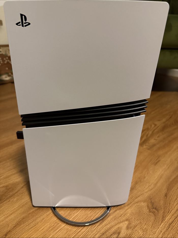 Sony PlayStation 5 Pro 2TB Disc-Free Console - photo numéro 3