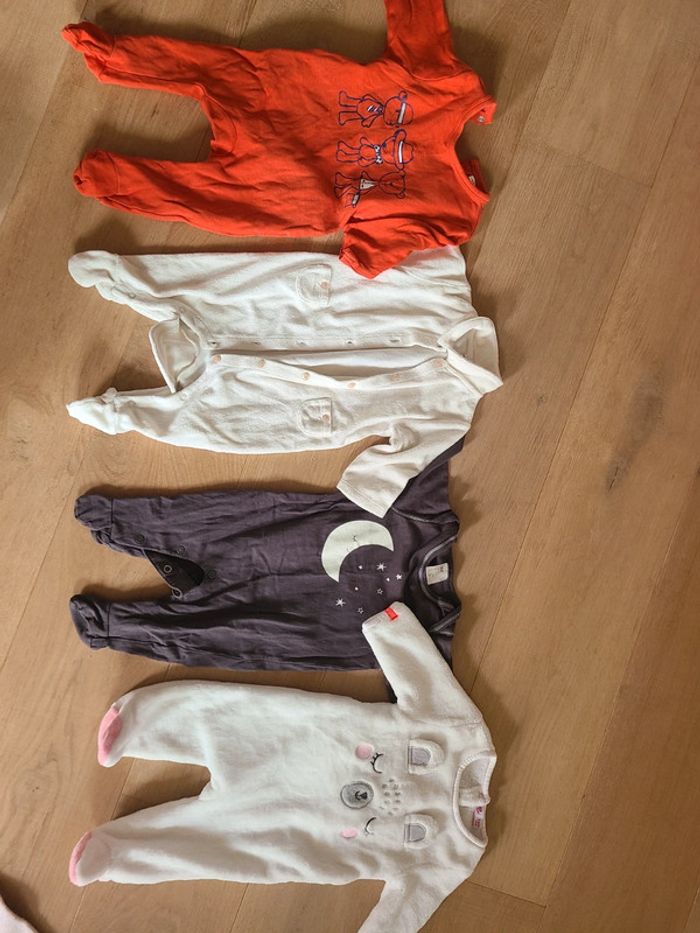 Lot pijamas grenouilleres