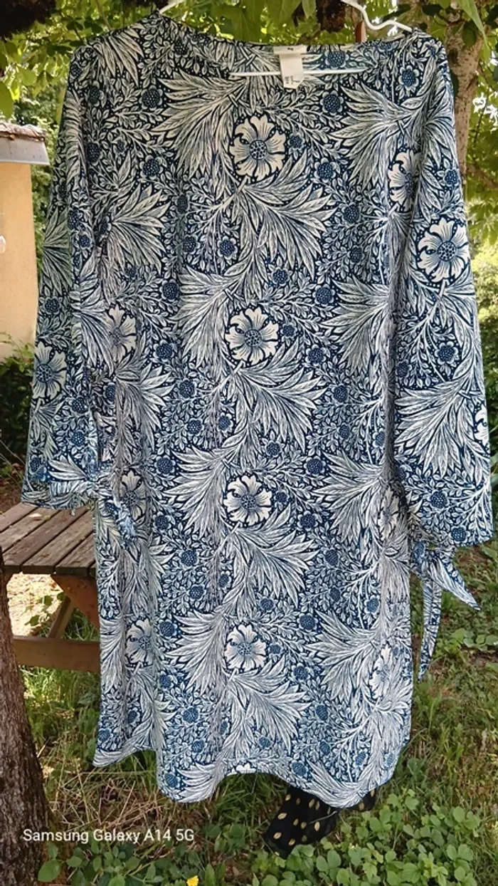 Robe fluide H&M bleue et blanc - photo numéro 3