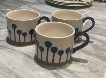 Mugs en faïence motifs bleus