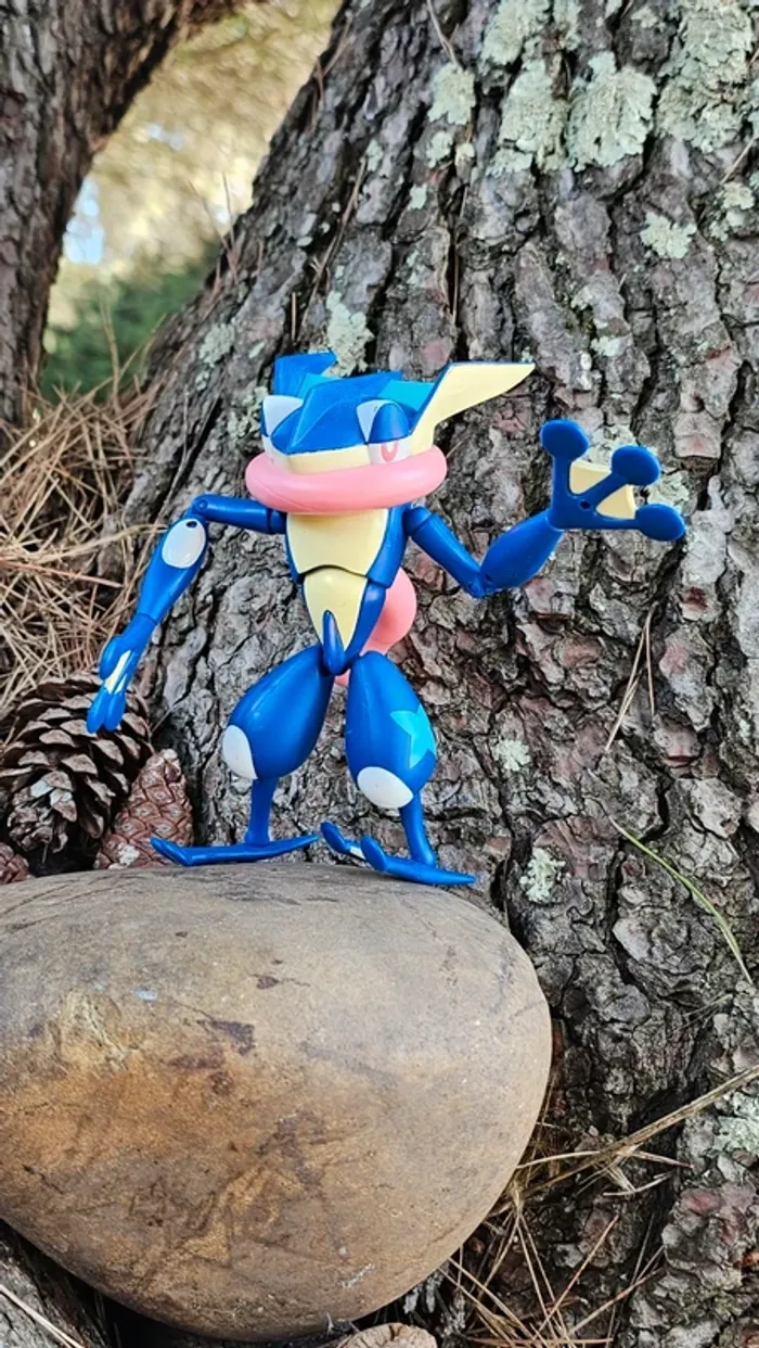 Super grande figurine Pokemon Nintendo Amphinobi - photo numéro 2