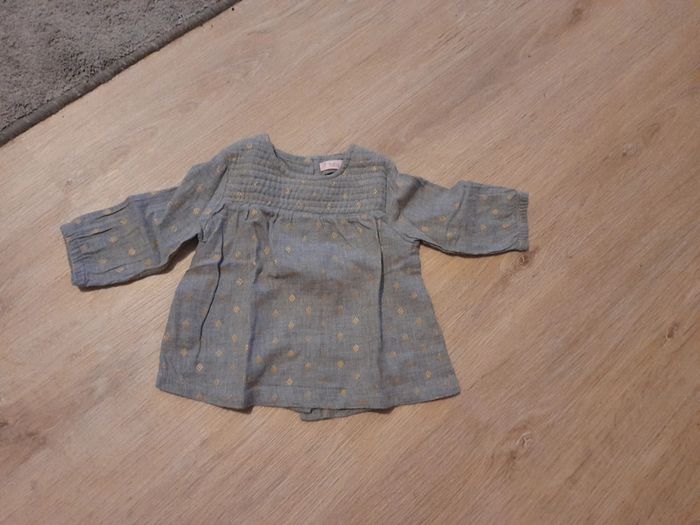 Tunique grise et doree